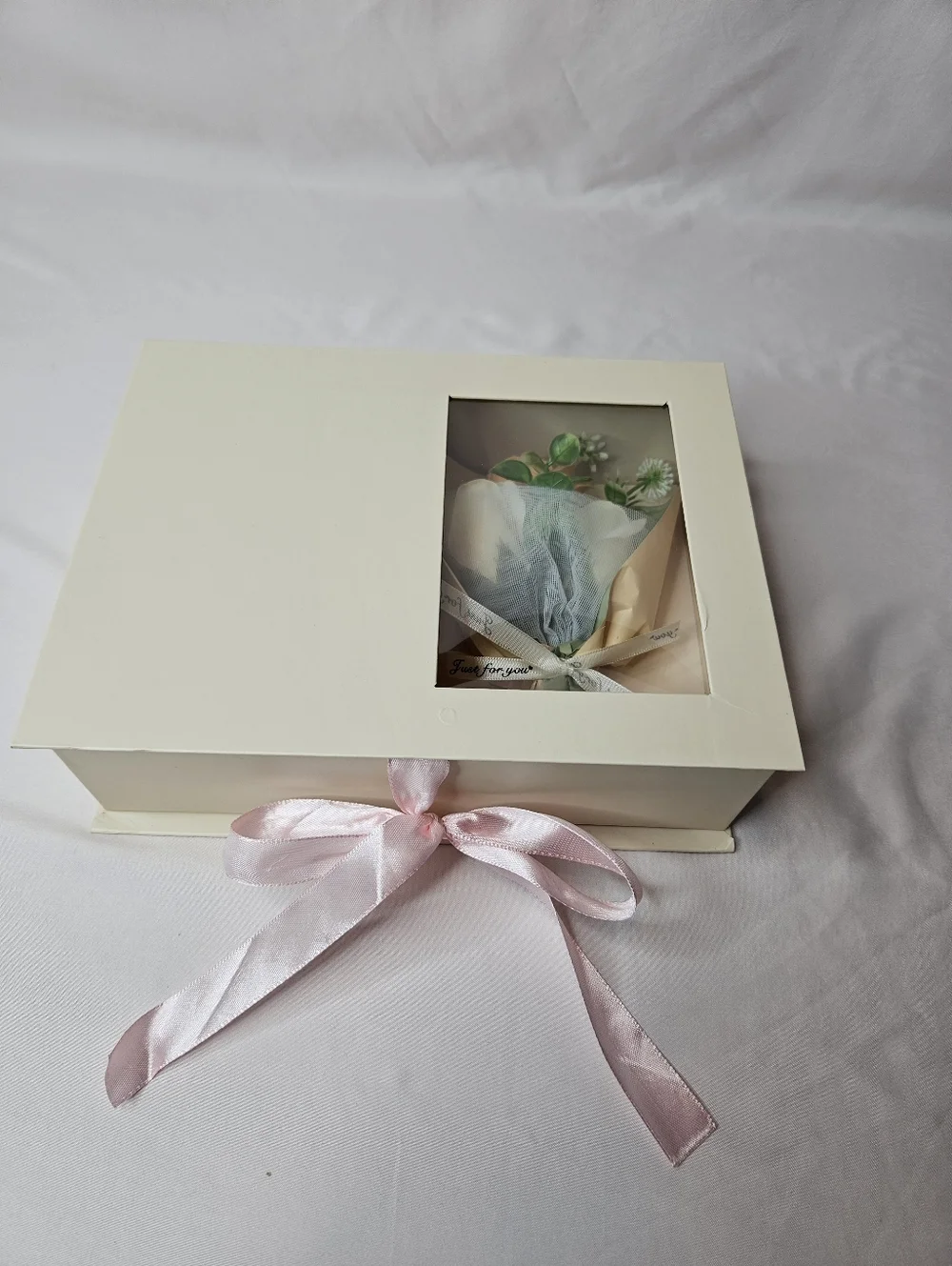 Luxury Gift Box with Reed Diffuser & Soap Flower Bouquet – Champagne